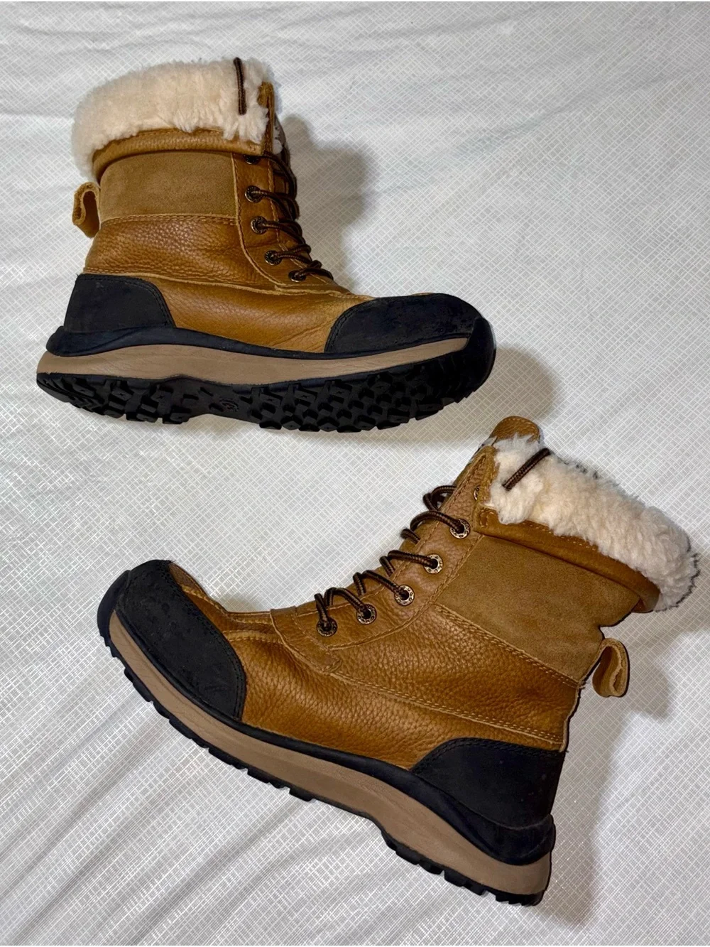 UGG Adirondack Women’s Sz 8 39 Brown & Black Waterproof Leather Shearling Boots